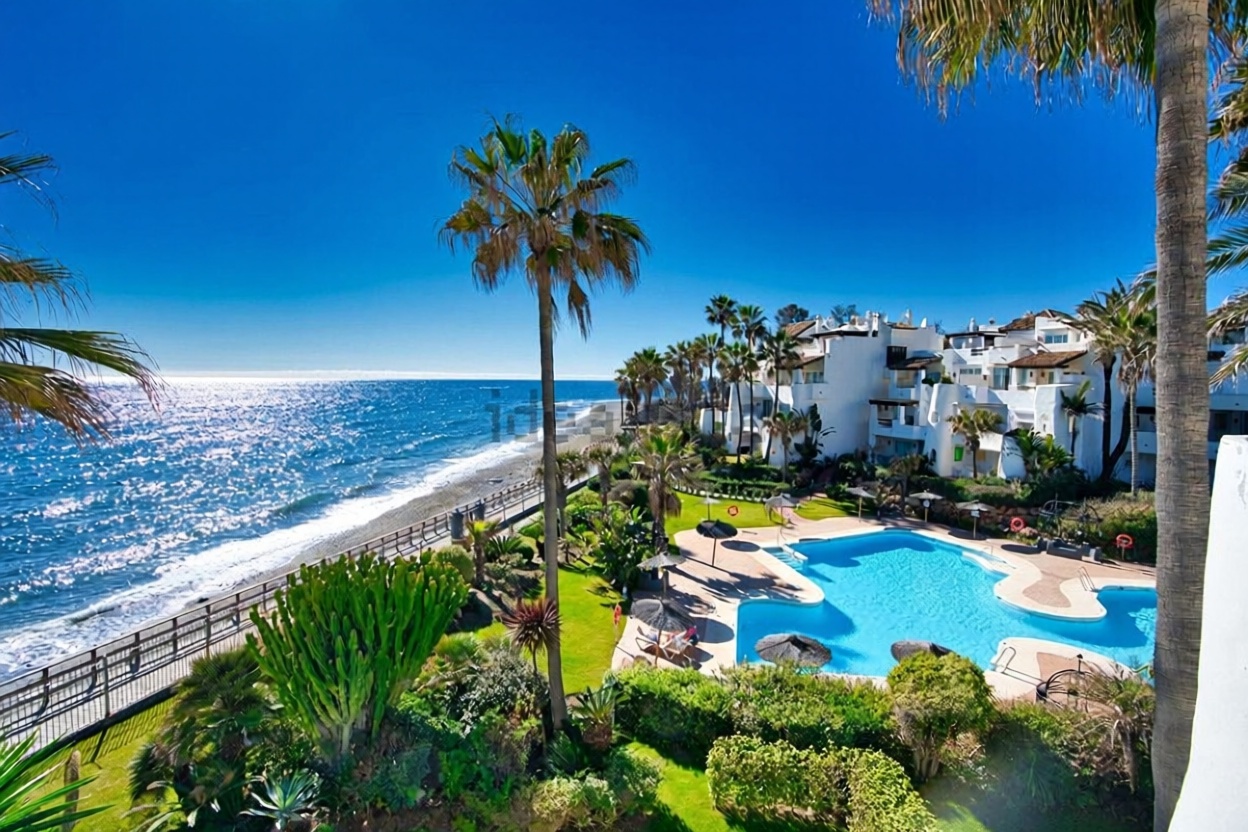 Duplex in erste Strandlinie in Marbella