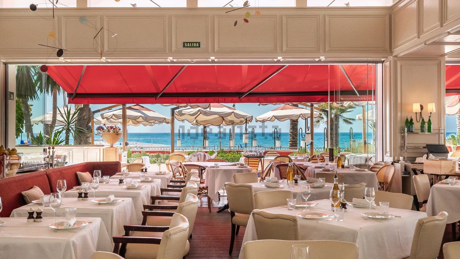 Seafront attic in Marbella — Dining room