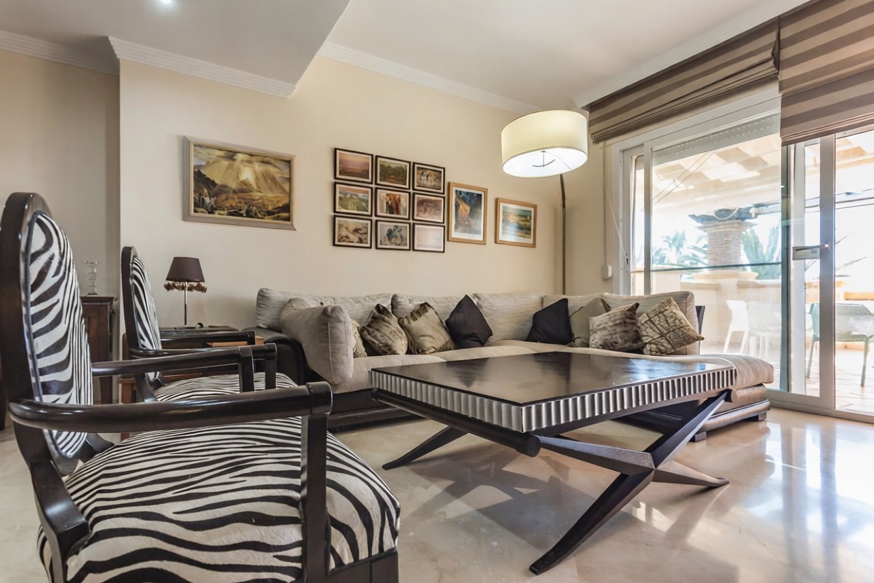 Квартира первая линия пляжа в Marbella — Гостиная