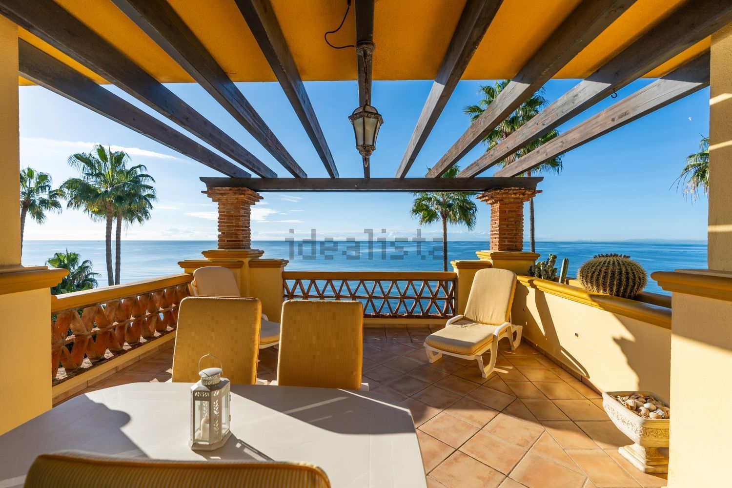 Beachfront flat in Marbella
