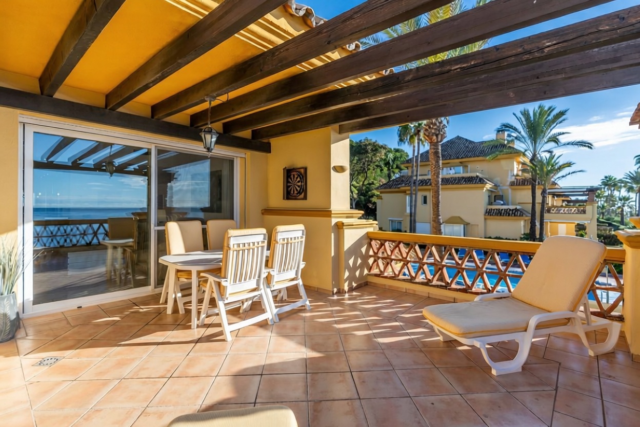 Apartamento à venda pé na areia em Marbella — Vista mar