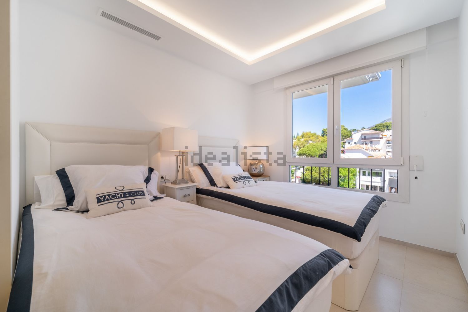 Seafront attic in Marbella — Bedroom