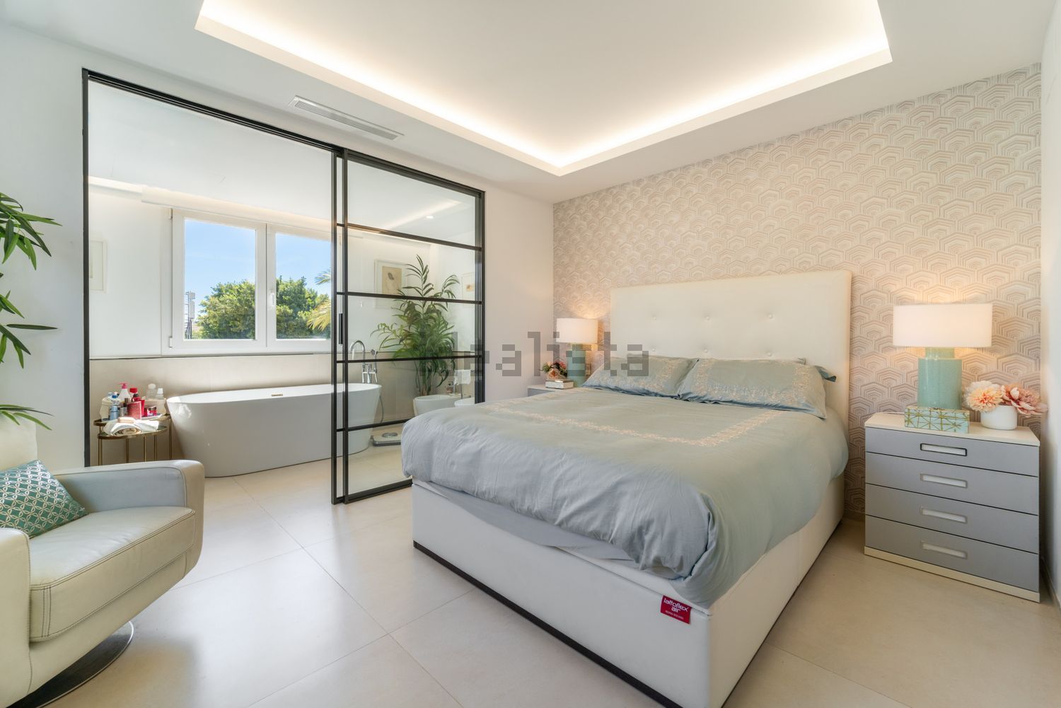 Seafront attic in Marbella — Bedroom