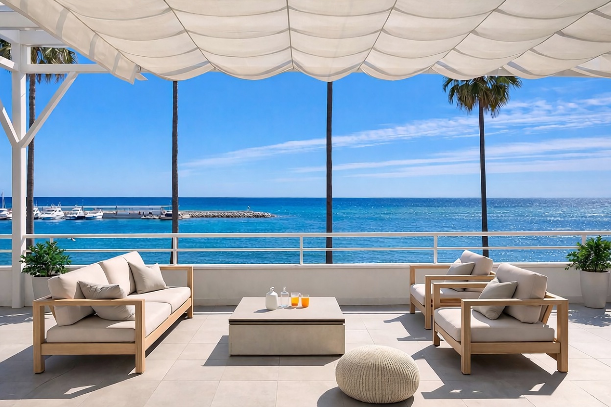 Seafront attic in Marbella