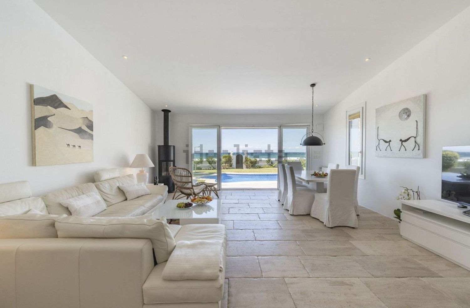 Chalet avec accès direct à la plage à Marbella — Séjour