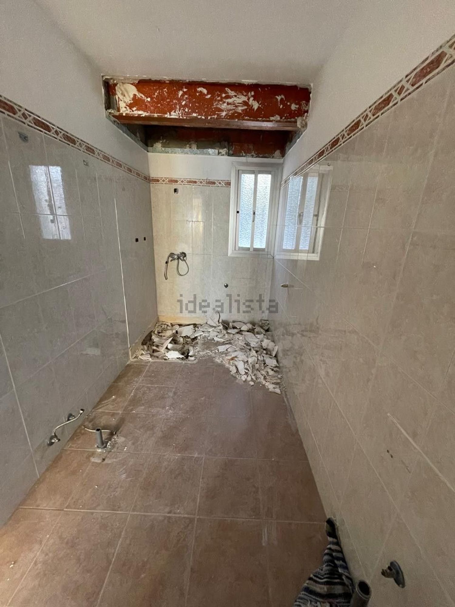 Beachfront flat in Marbella — Bathroom