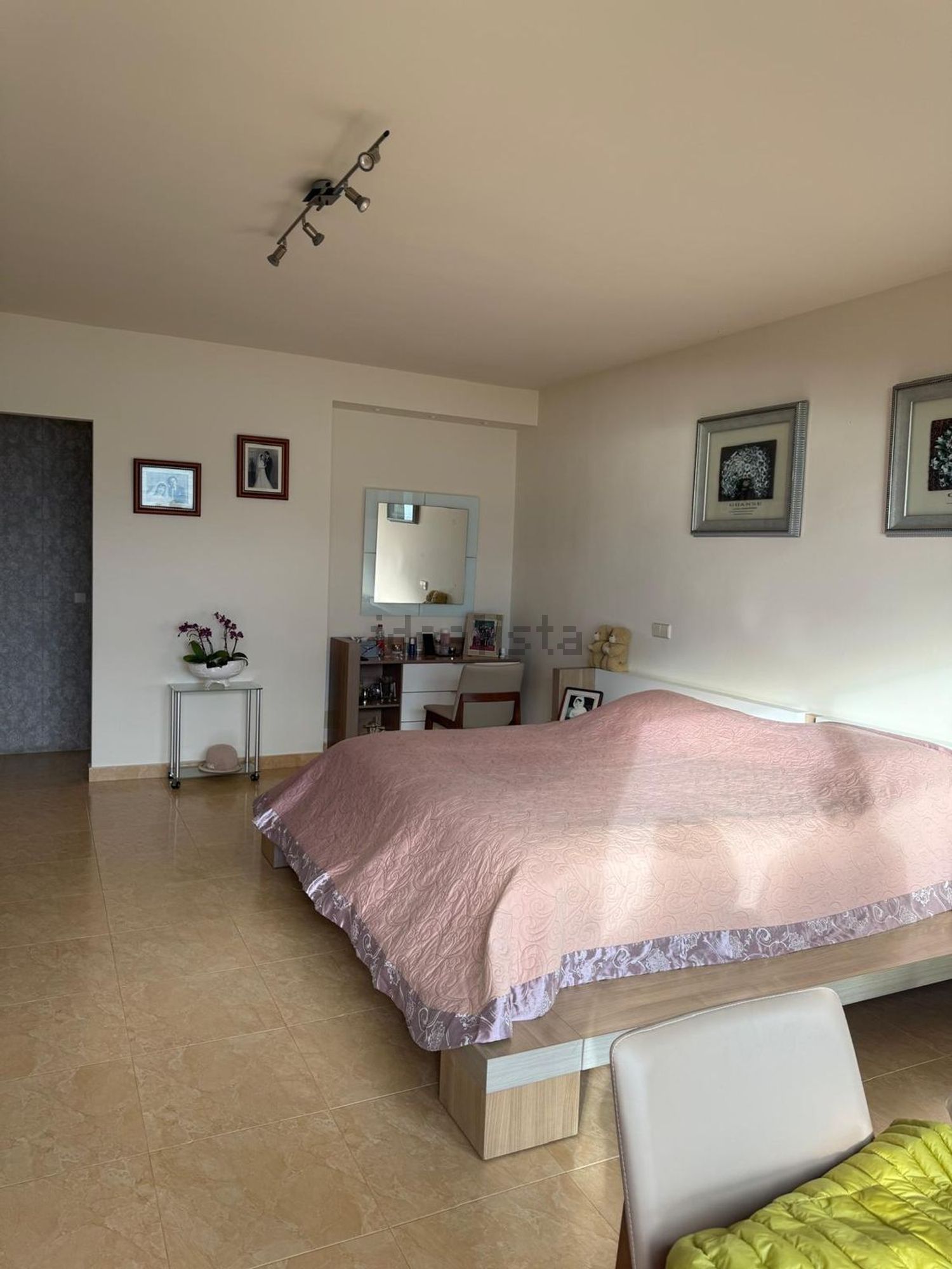 Chalet with direct beach access in Marbella — Bedroom