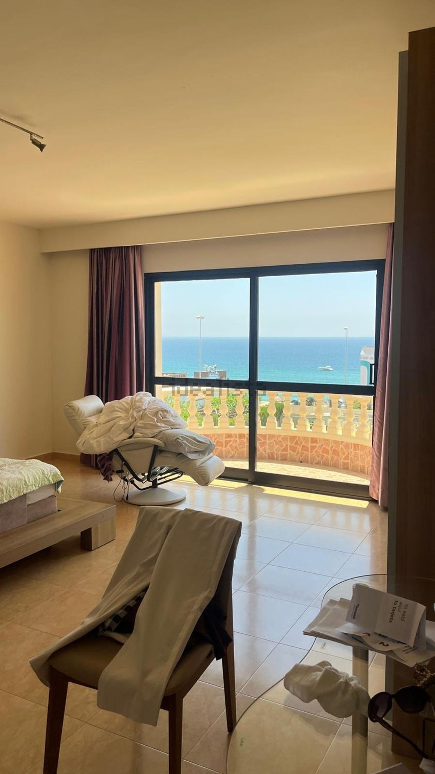 Chalet with direct beach access in Marbella — Bedroom