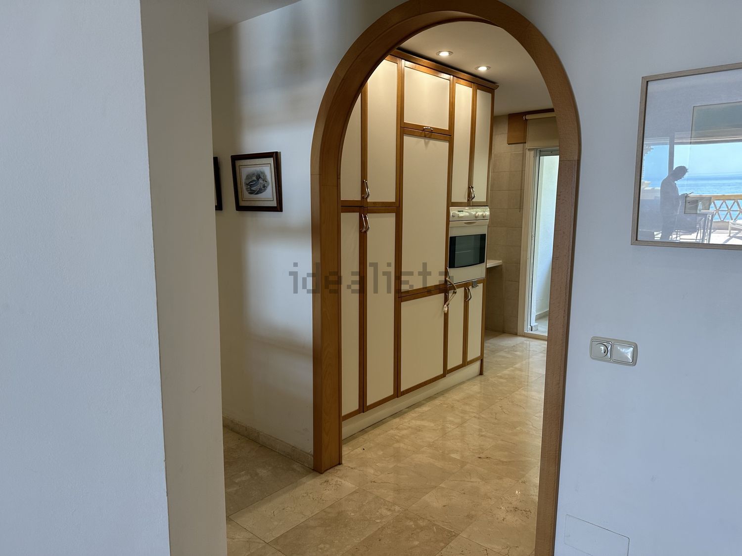 Beachfront flat in Marbella — Kitchen