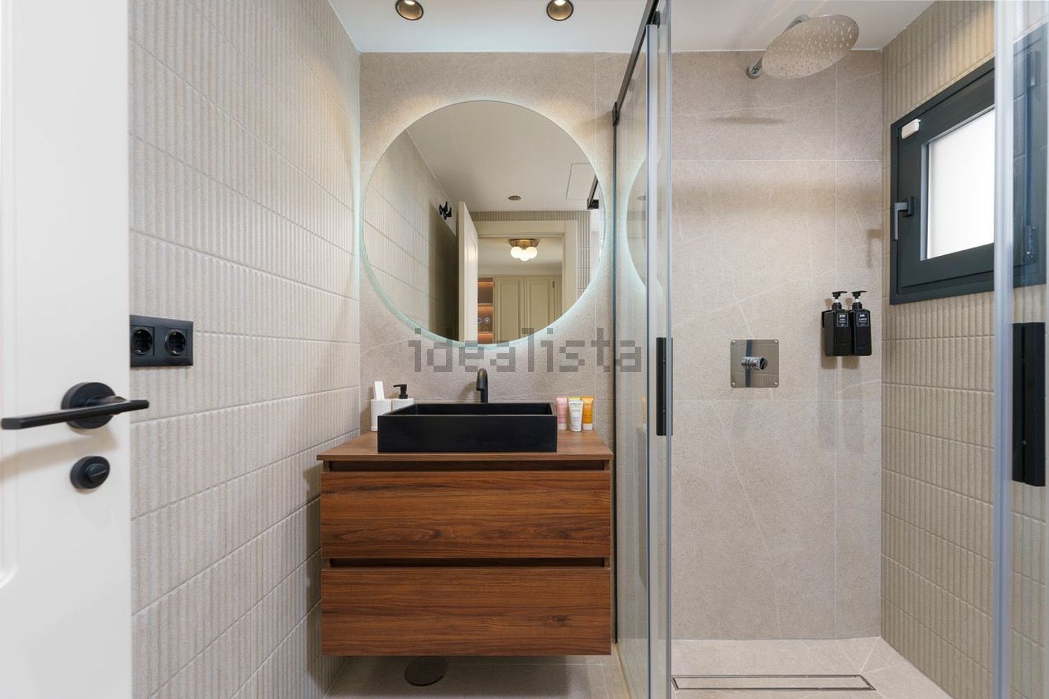 Beachfront flat in Marbella — Bathroom