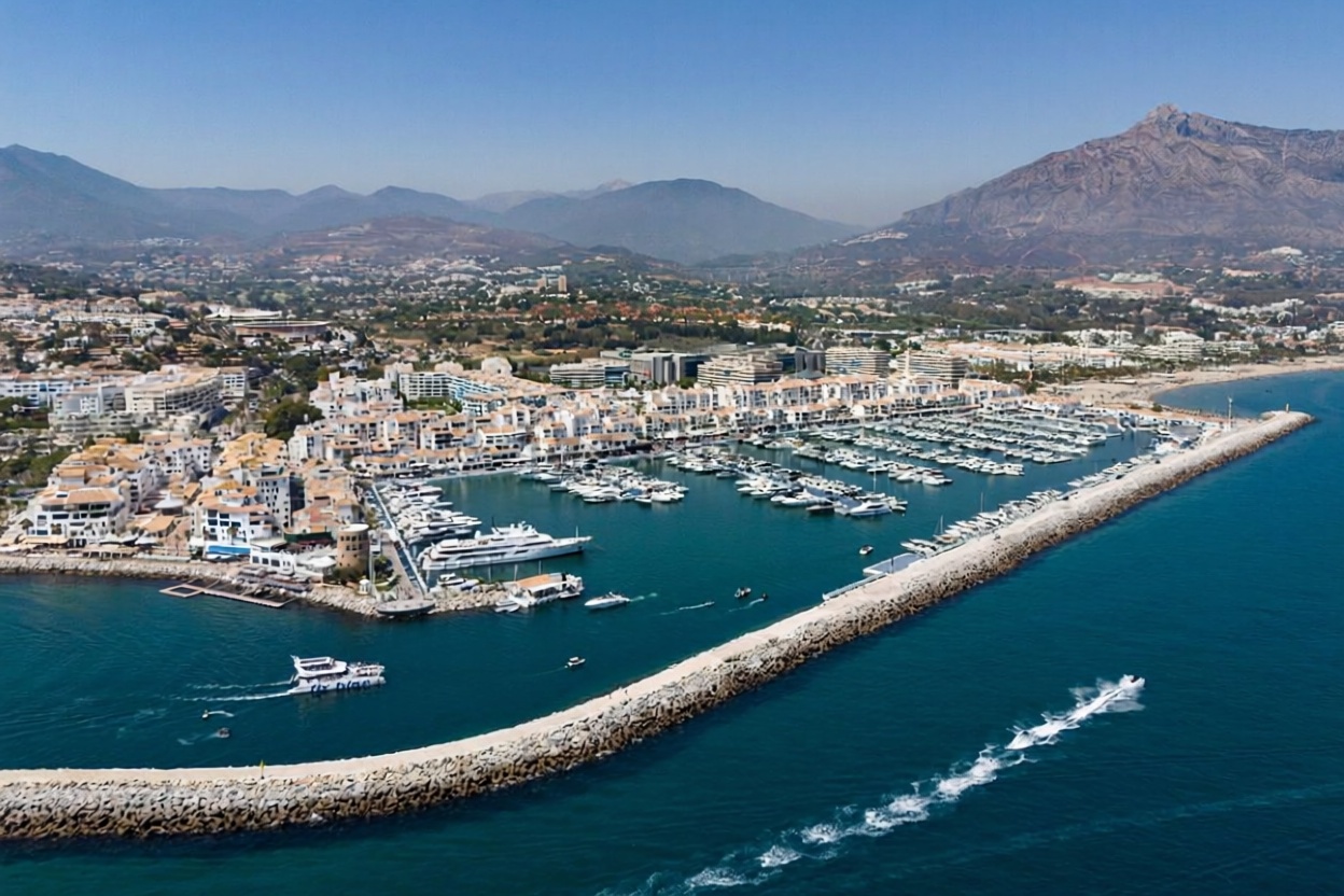 Flat for sale frontline beach in Marbella — Aerial