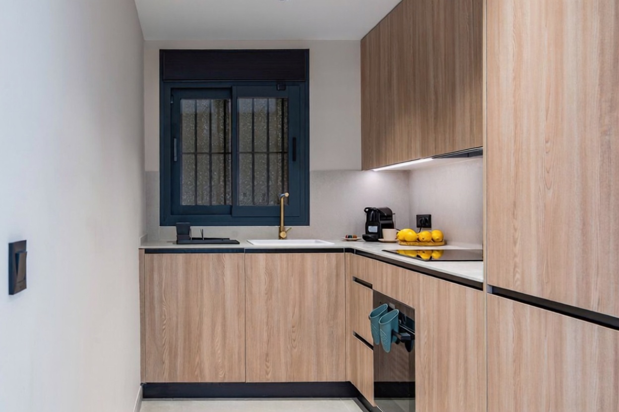 Flat for sale frontline beach in Marbella — Kitchen