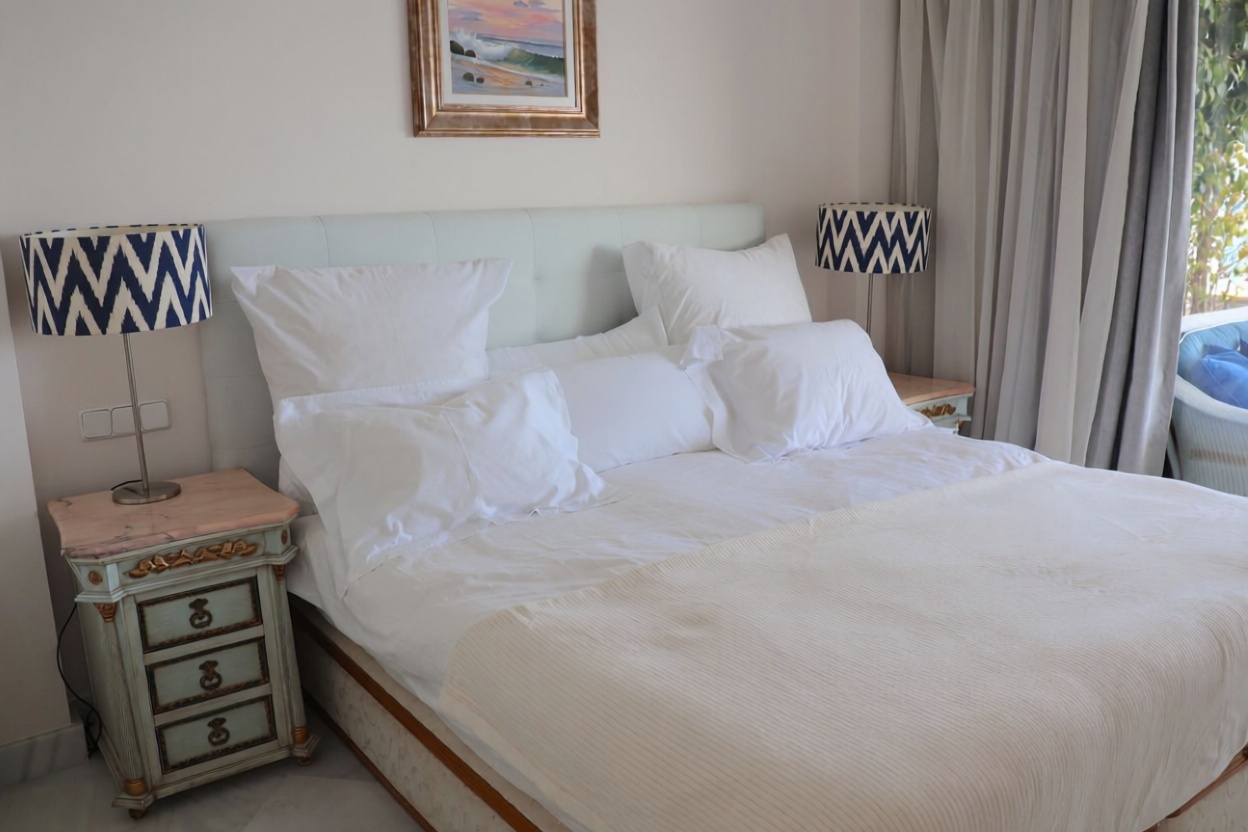 Apartamento em primeira linha de praia em Marbella — Quarto