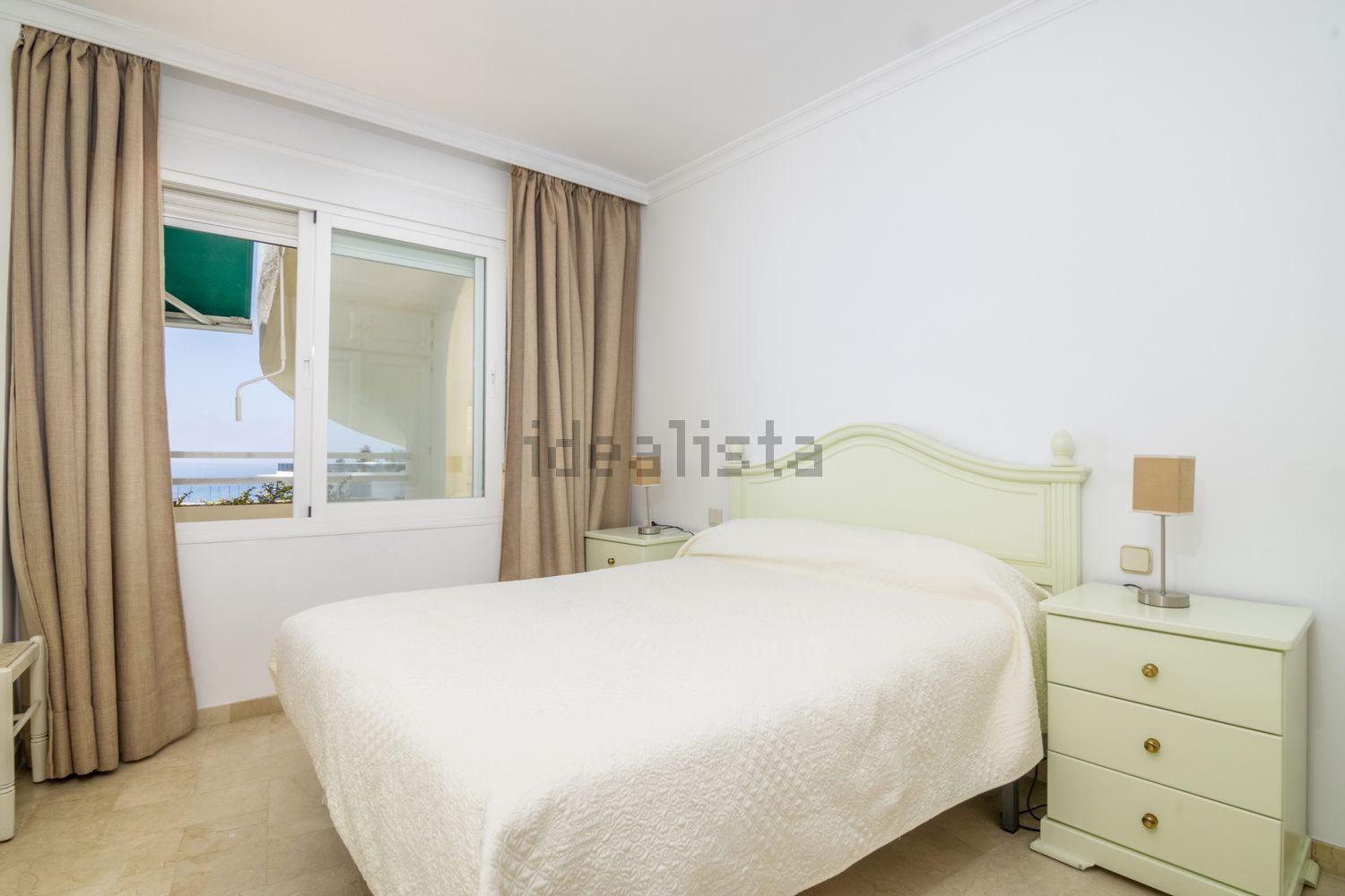 Seafront attic in Marbella — Bedroom