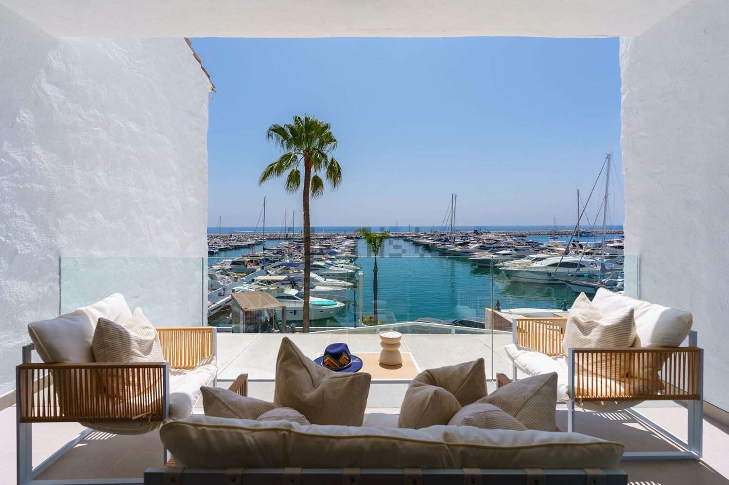 Beachfront flat in Marbella