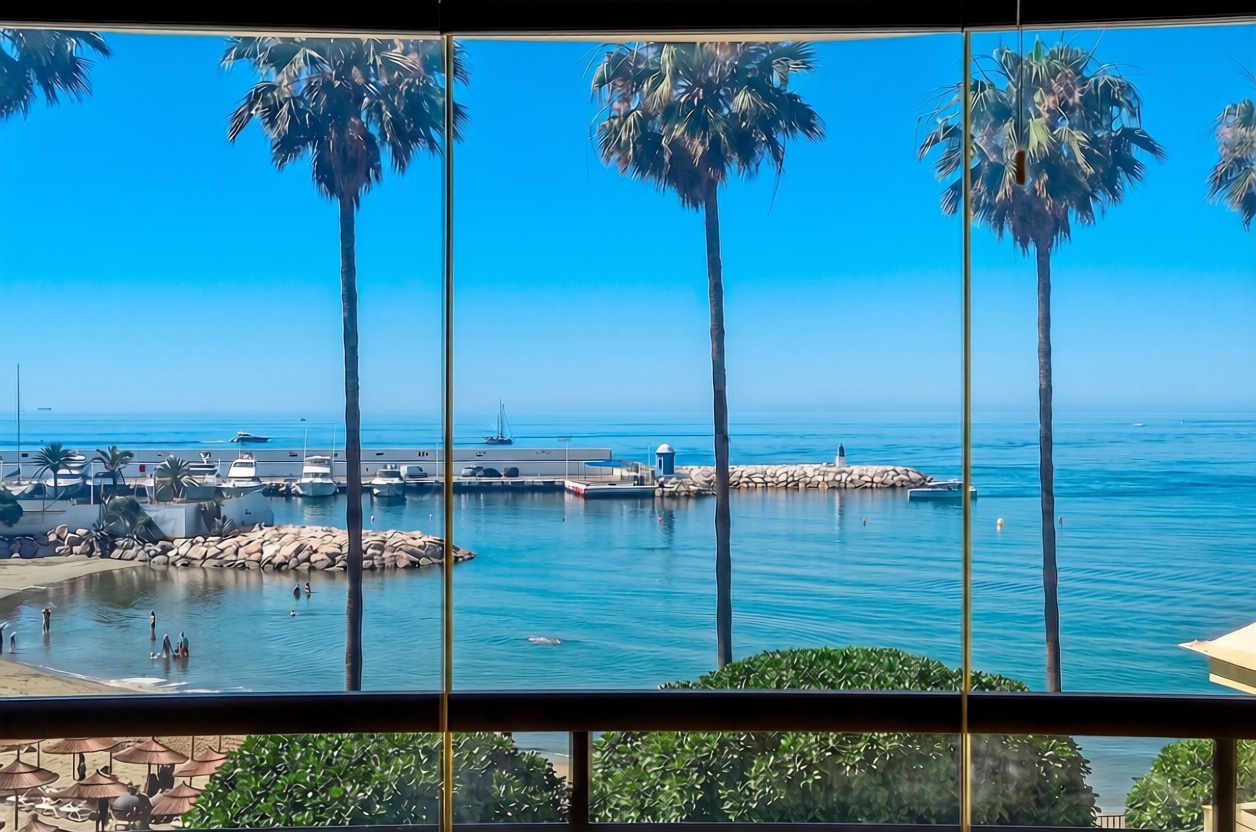 Beachfront flat in Marbella