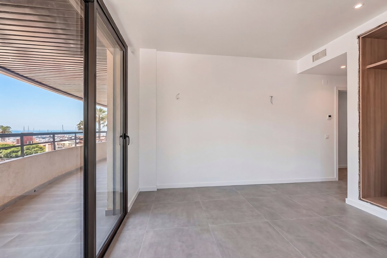 Apartamento à venda pé na areia em Marbella — Sala
