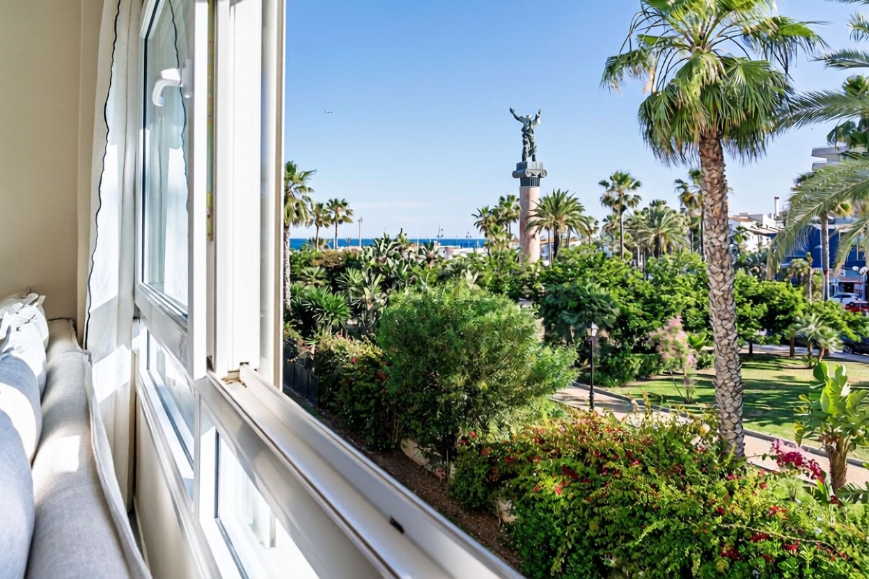Квартира на продажу на первой линии пляжа в Marbella — Морской вид