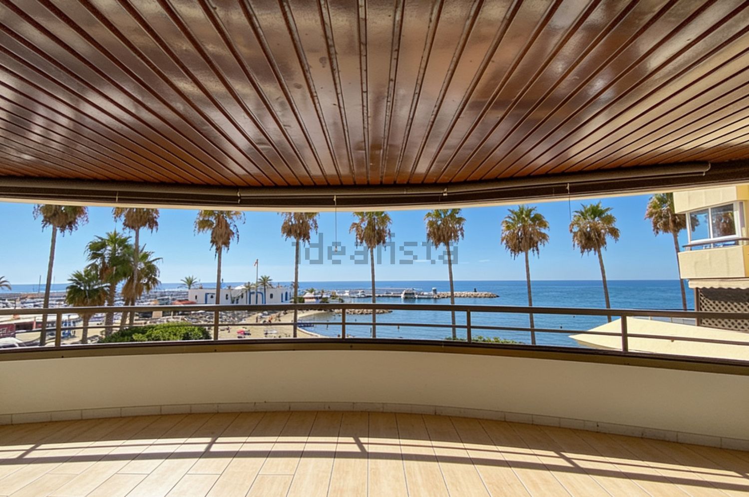 Beachfront flat in Marbella