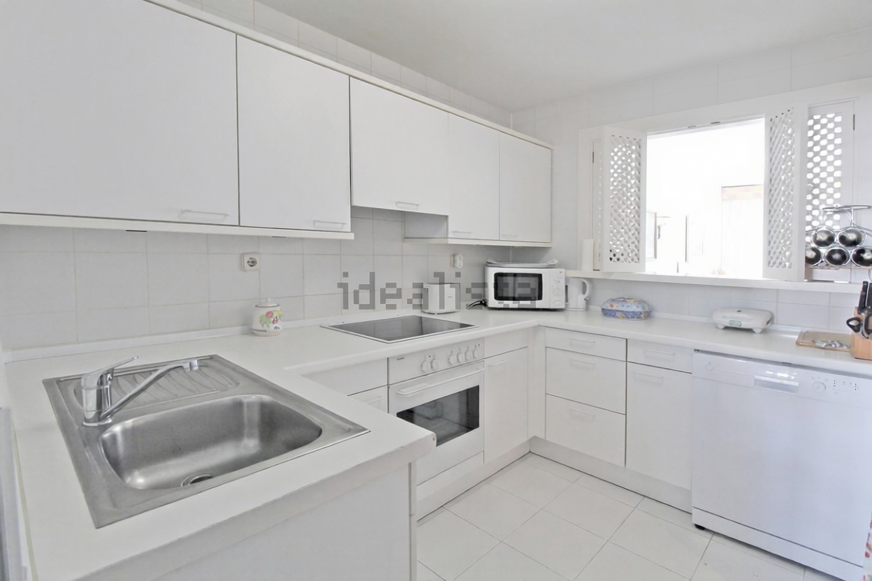 Apartamento em primeira linha de praia em Marbella — Cozinha