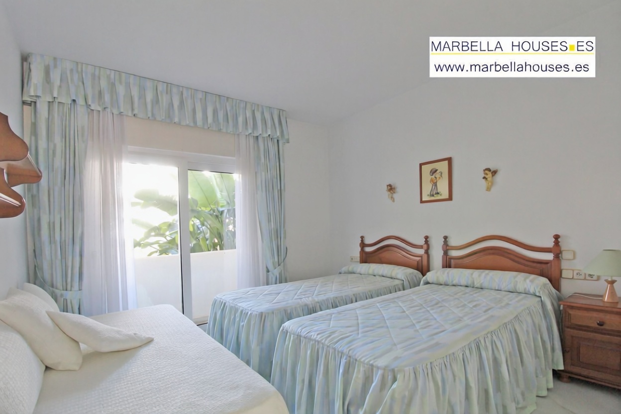 Apartamento em primeira linha de praia em Marbella — Quarto