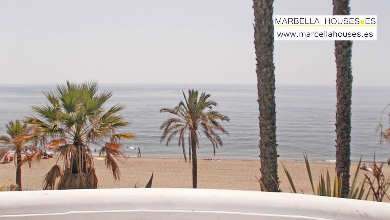Apartamento em primeira linha de praia em Marbella — Vista mar