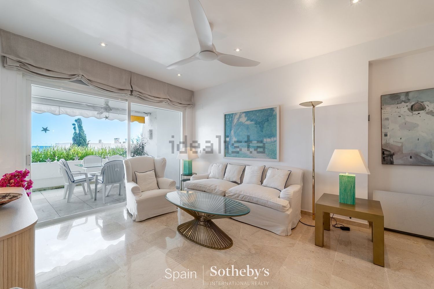 Квартира первая линия пляжа в Marbella — Гостиная
