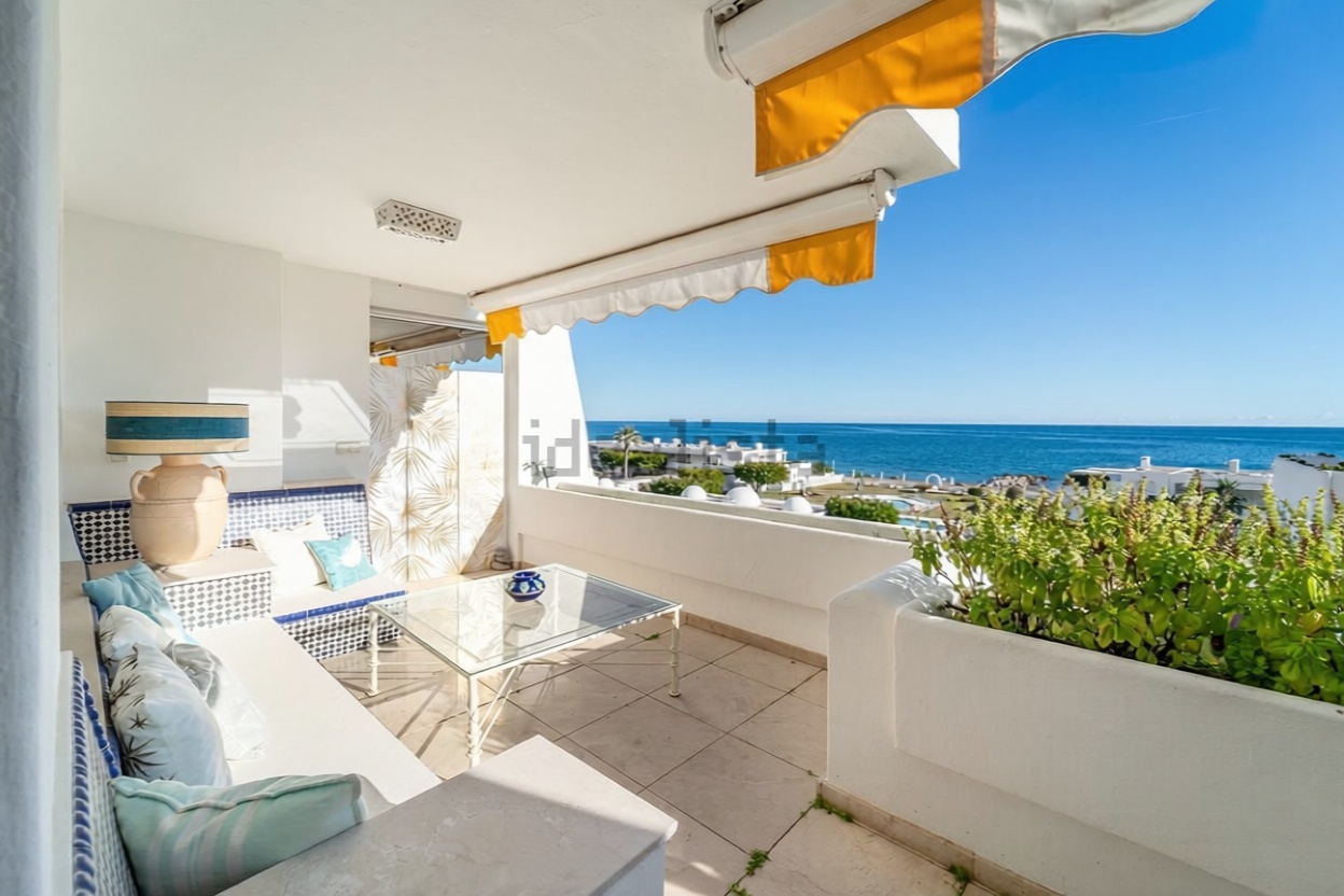 Beachfront flat in Marbella