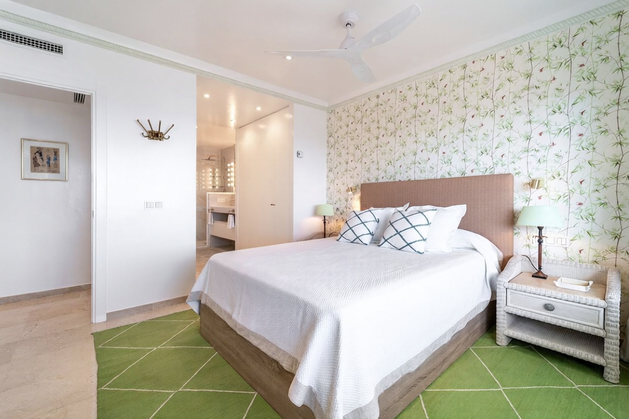 Apartamento em primeira linha de praia em Marbella — Quarto
