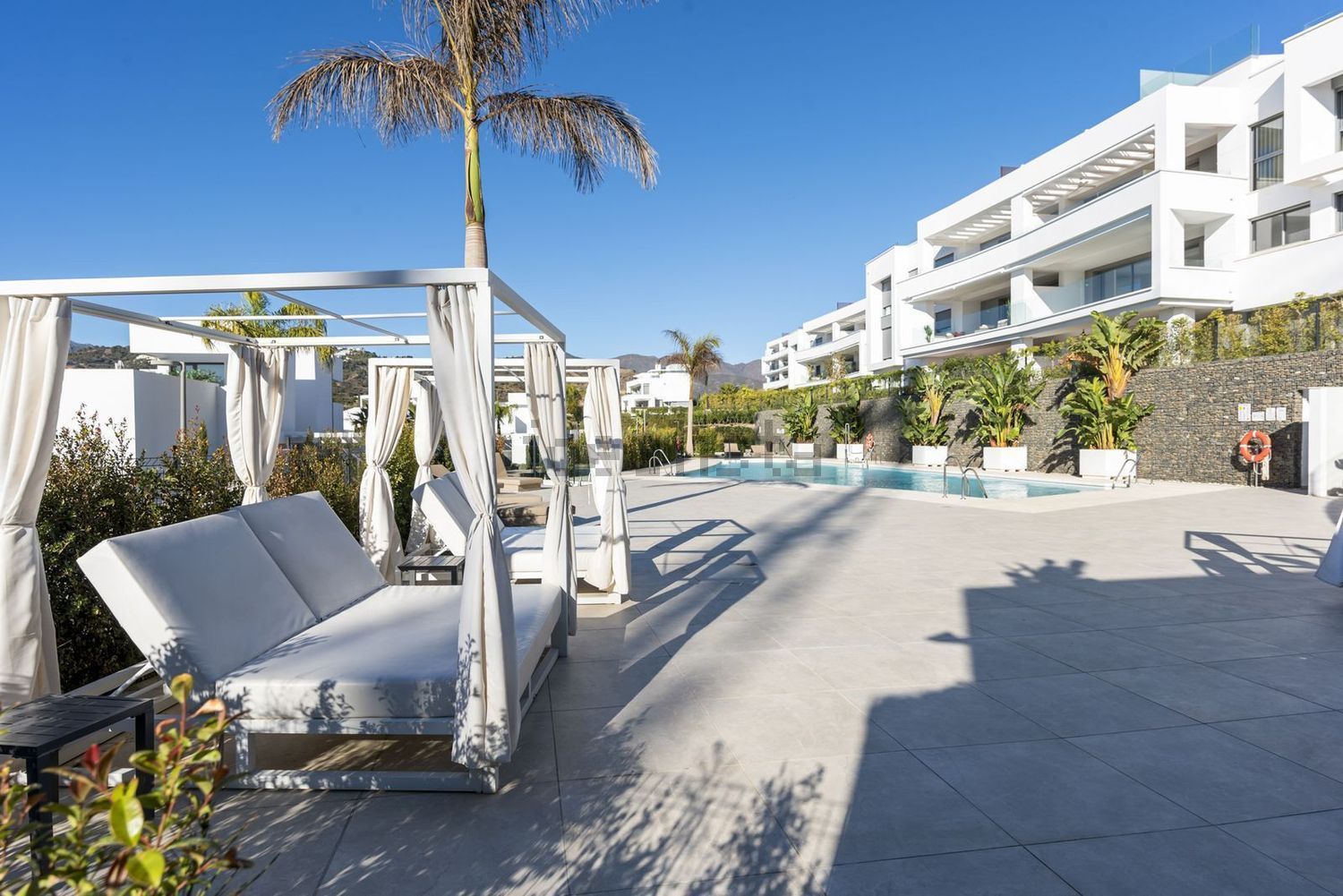 Beachfront flat in Marbella — Terrace