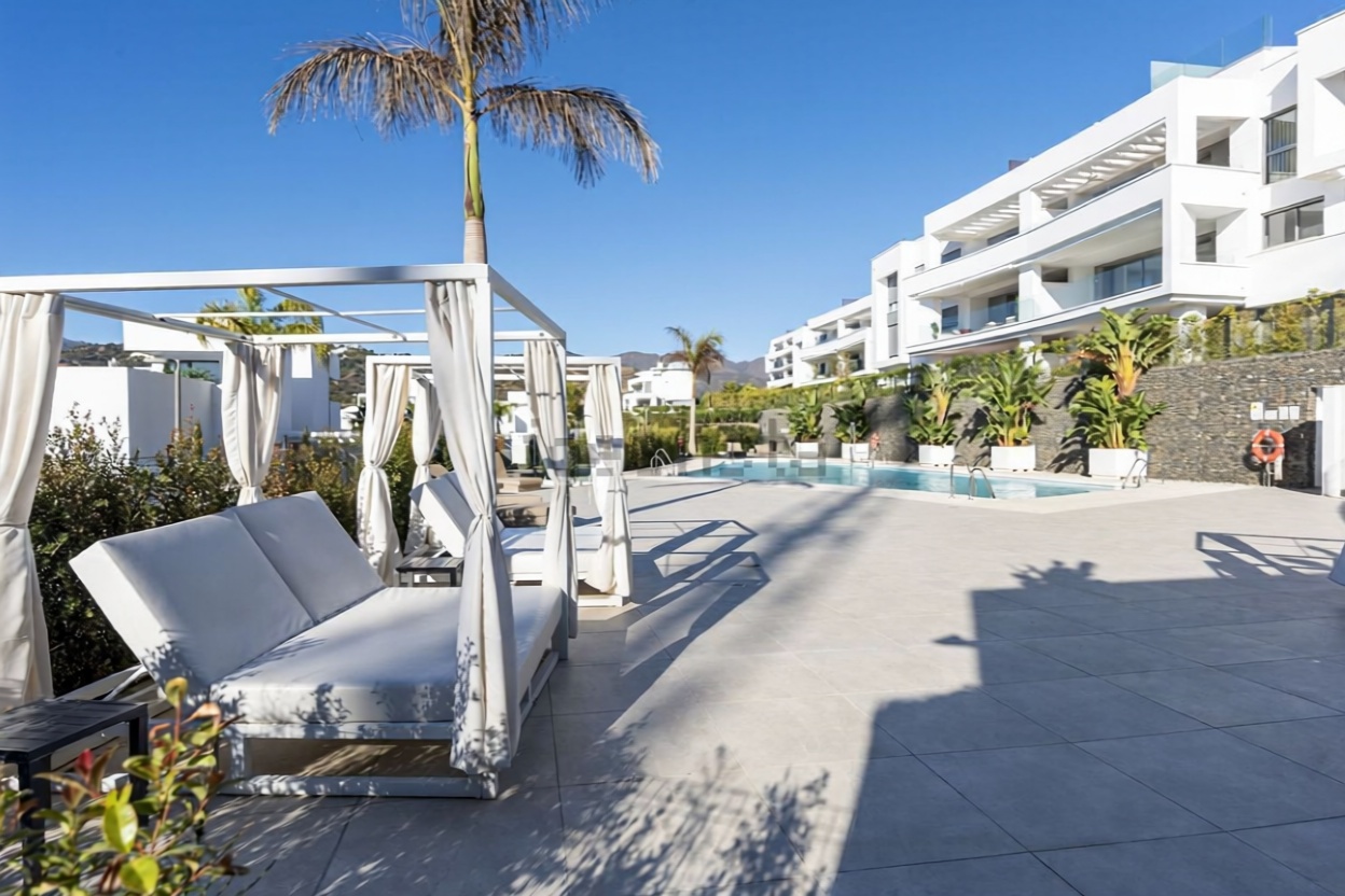 Flat for sale frontline beach in Marbella — Terrace