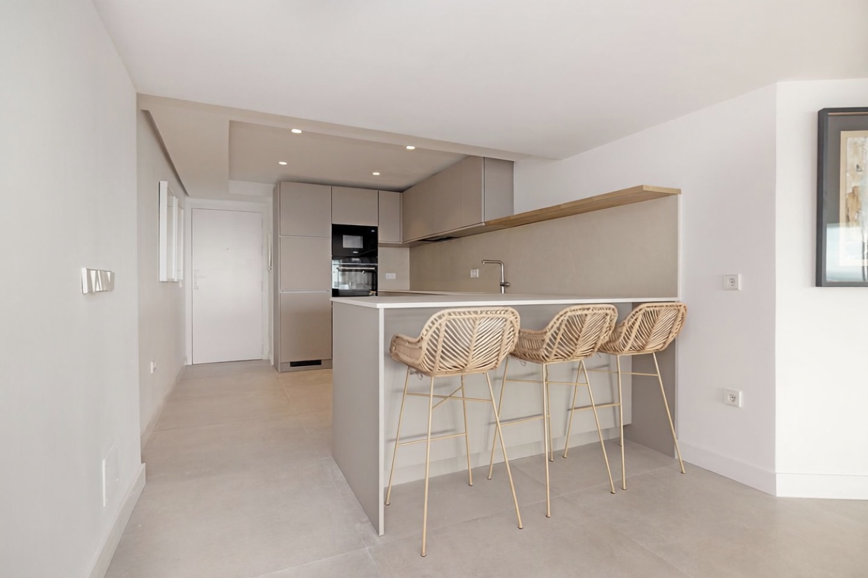 Beachfront flat in Marbella — Kitchen