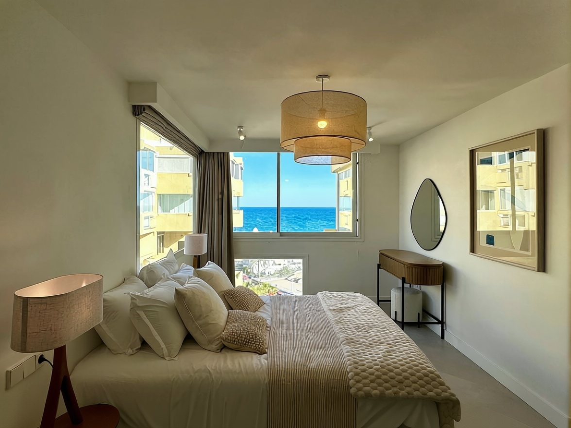 Apartamento em primeira linha de praia em Marbella — Quarto