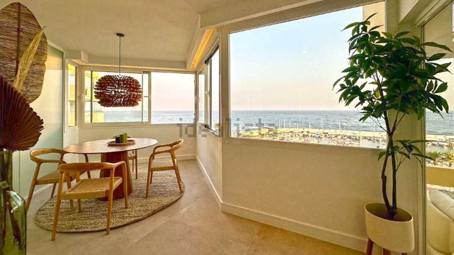 Appartement en première ligne de plage à Marbella — Vue mer