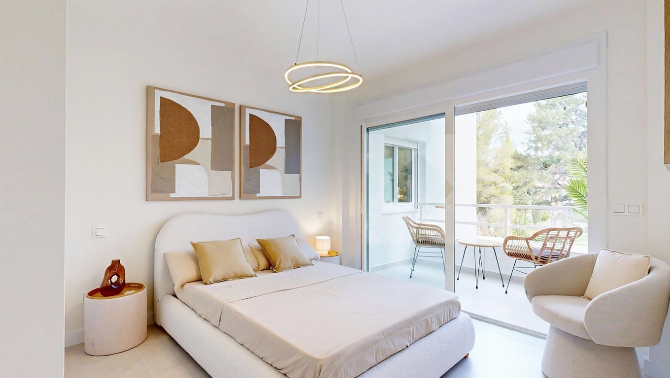 Beachfront flat in Marbella — Bedroom