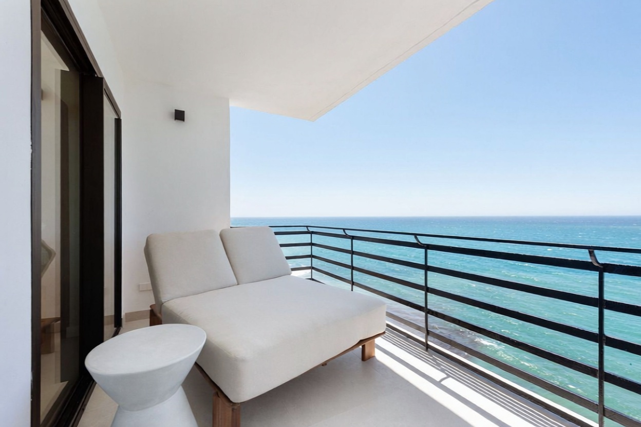 Flat for sale frontline beach in Marbella