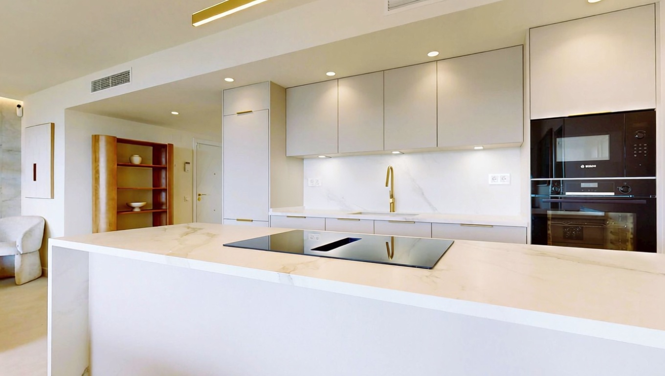 Beachfront flat in Marbella — Kitchen