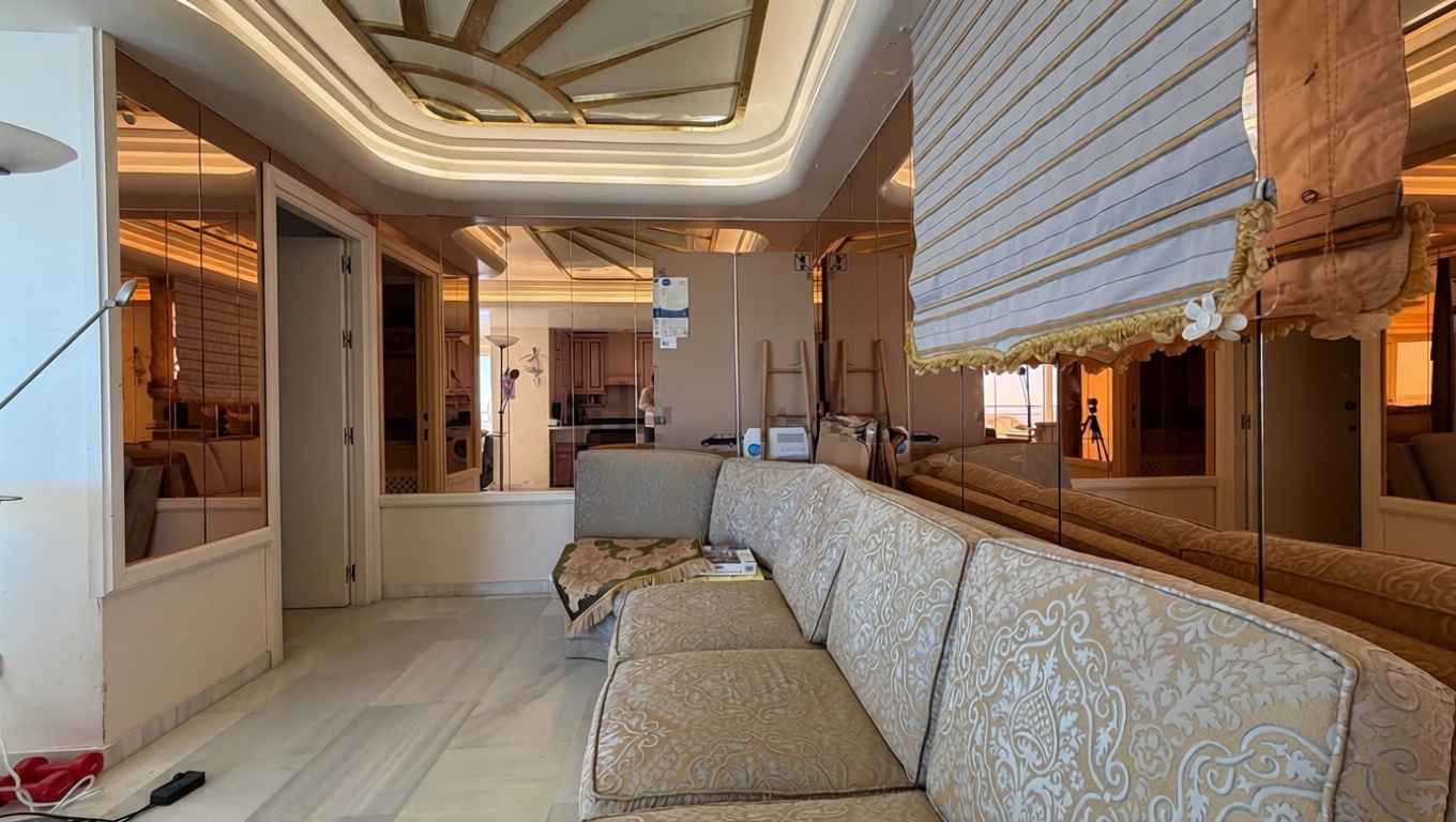 Wohnung in erste Strandlinie in Marbella — Wohnzimmer