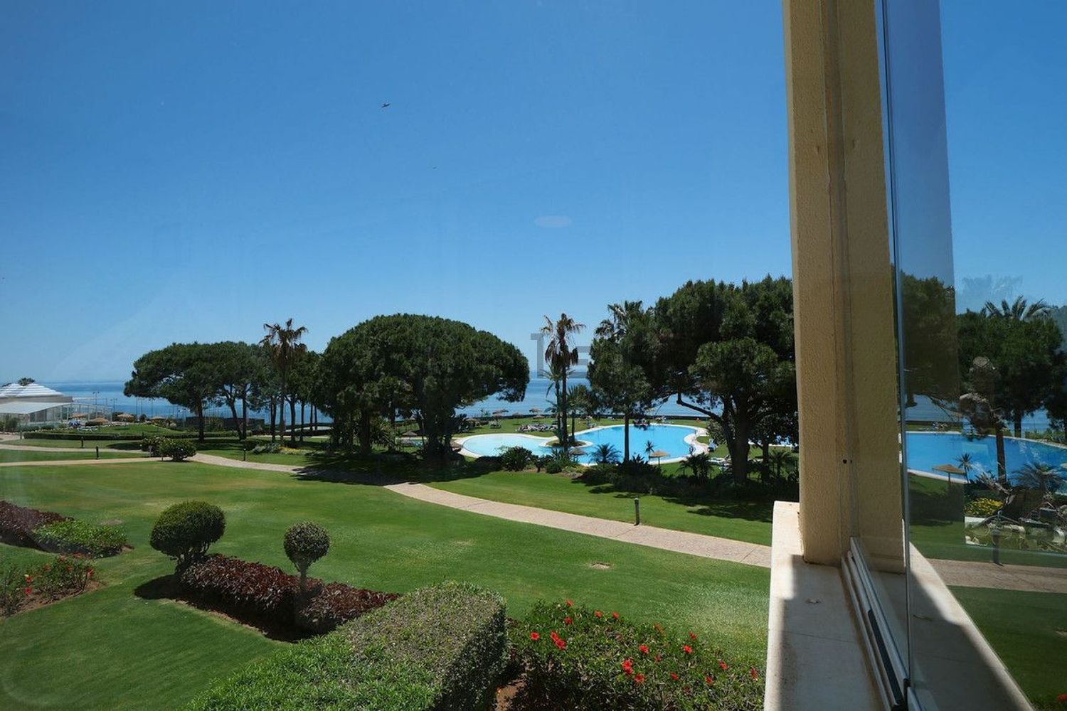 Piso en primera línea de playa en Marbella — Vista mar