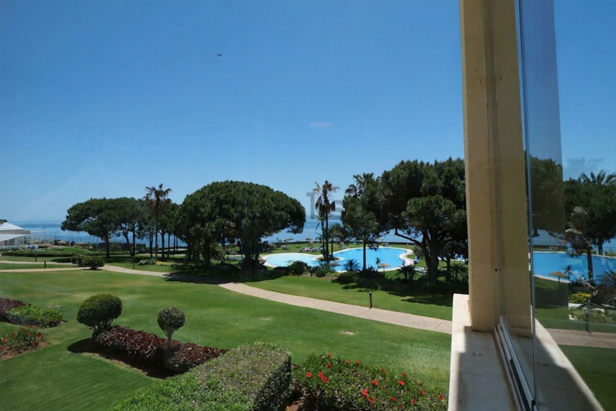 Wohnung in erste Strandlinie in Marbella — Meerblick