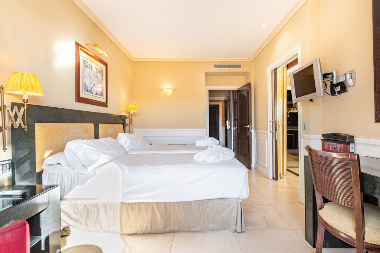 Ático en primera línea de mar en Marbella — Dormitorio