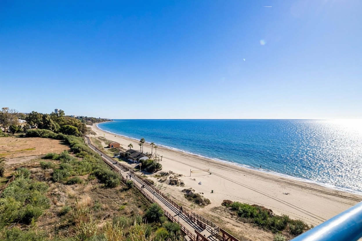 Ático em primeira linha de mar em Marbella — Vista mar