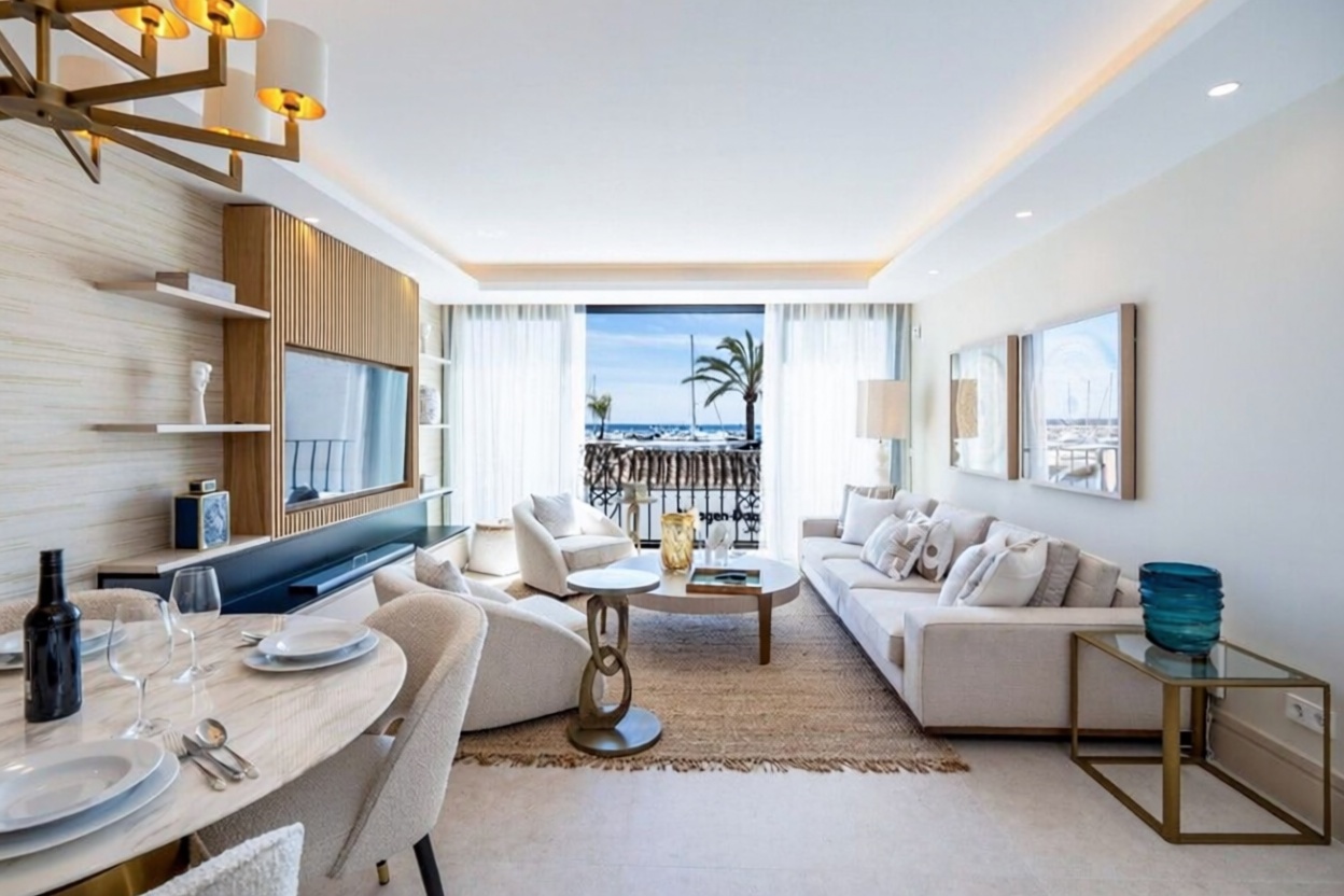 Piso en primera línea de playa en Marbella — Vista mar