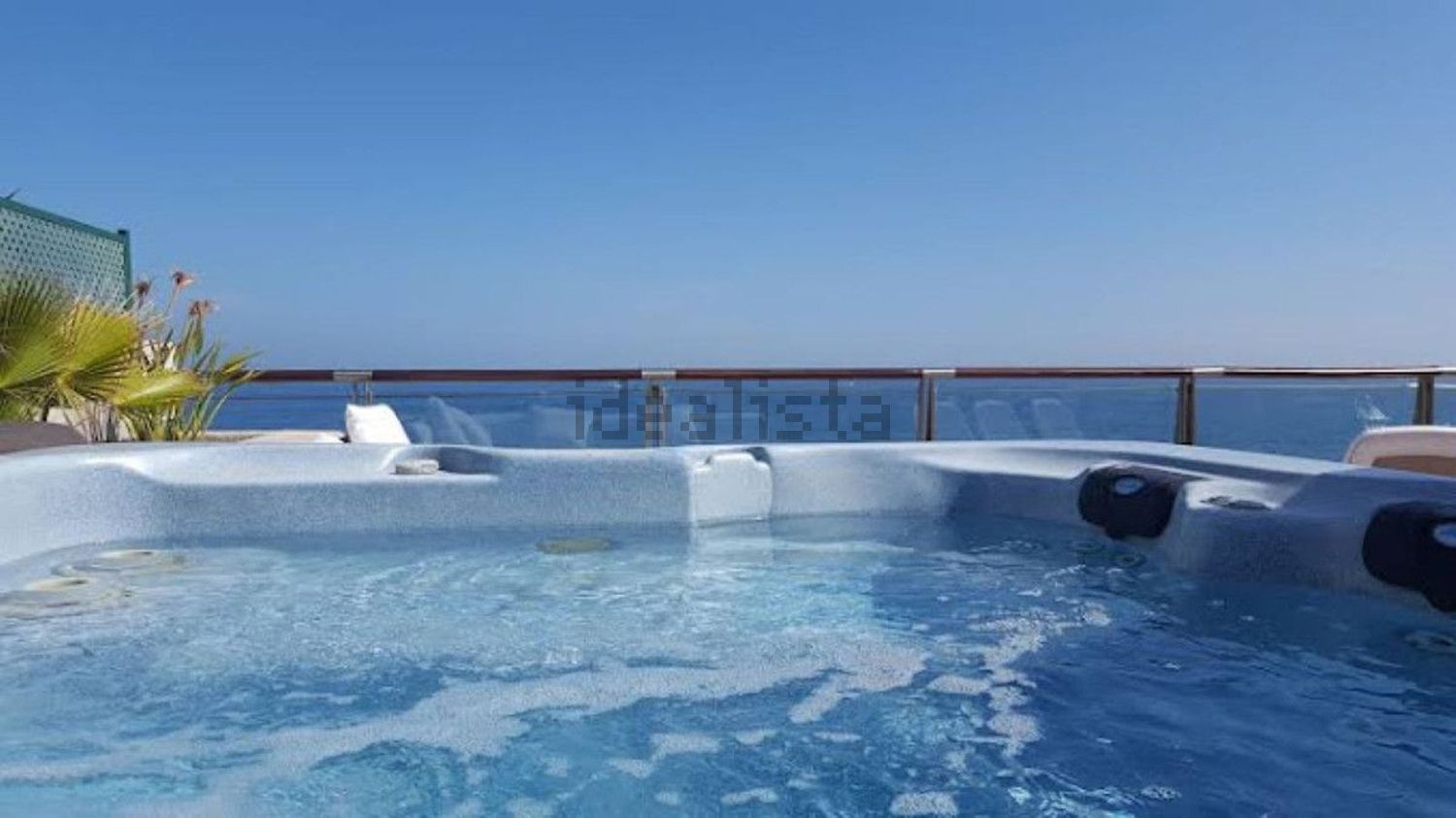 Penthouse in erste Meereslinie in Marbella