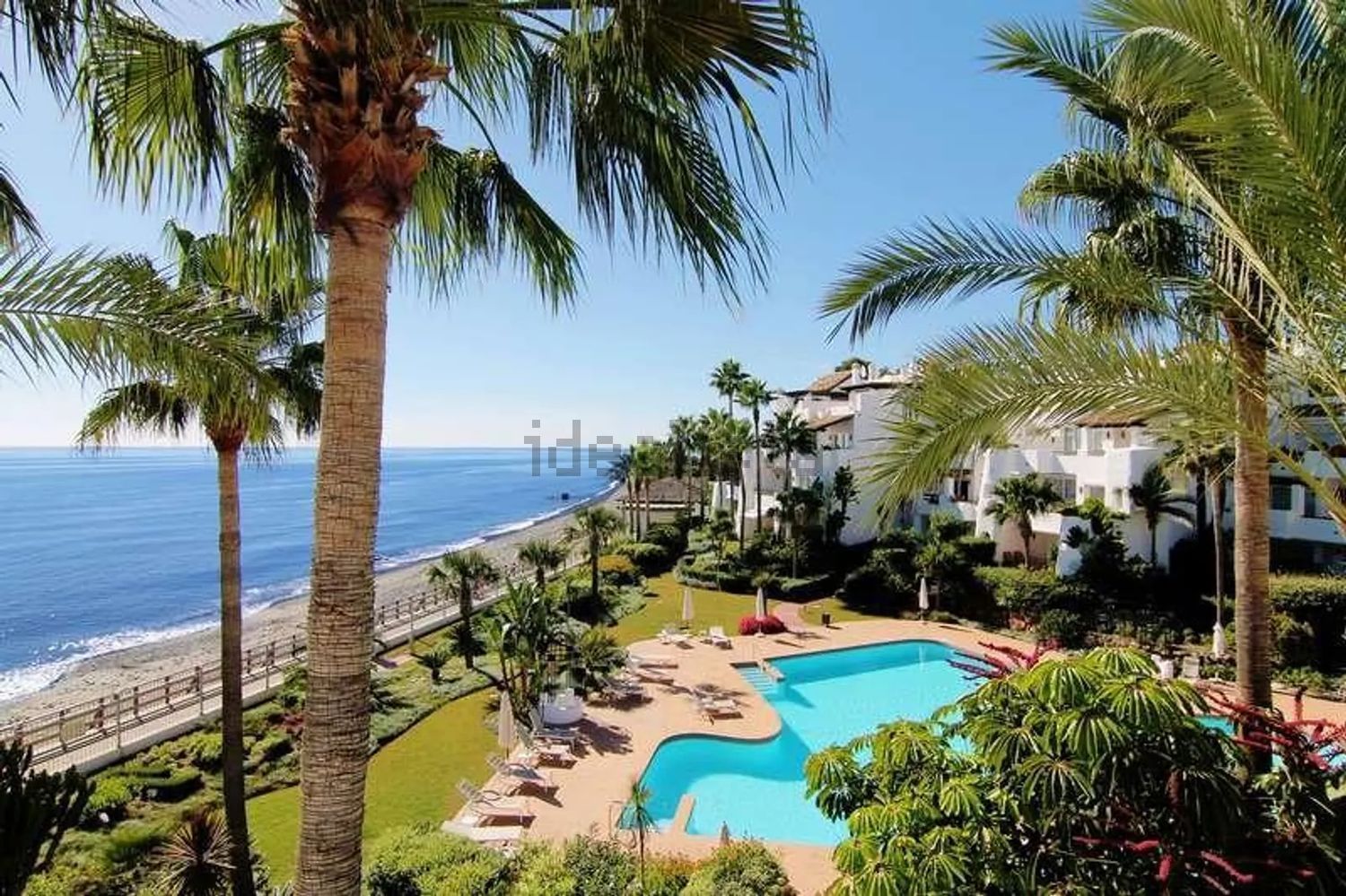 Beachfront flat in Marbella