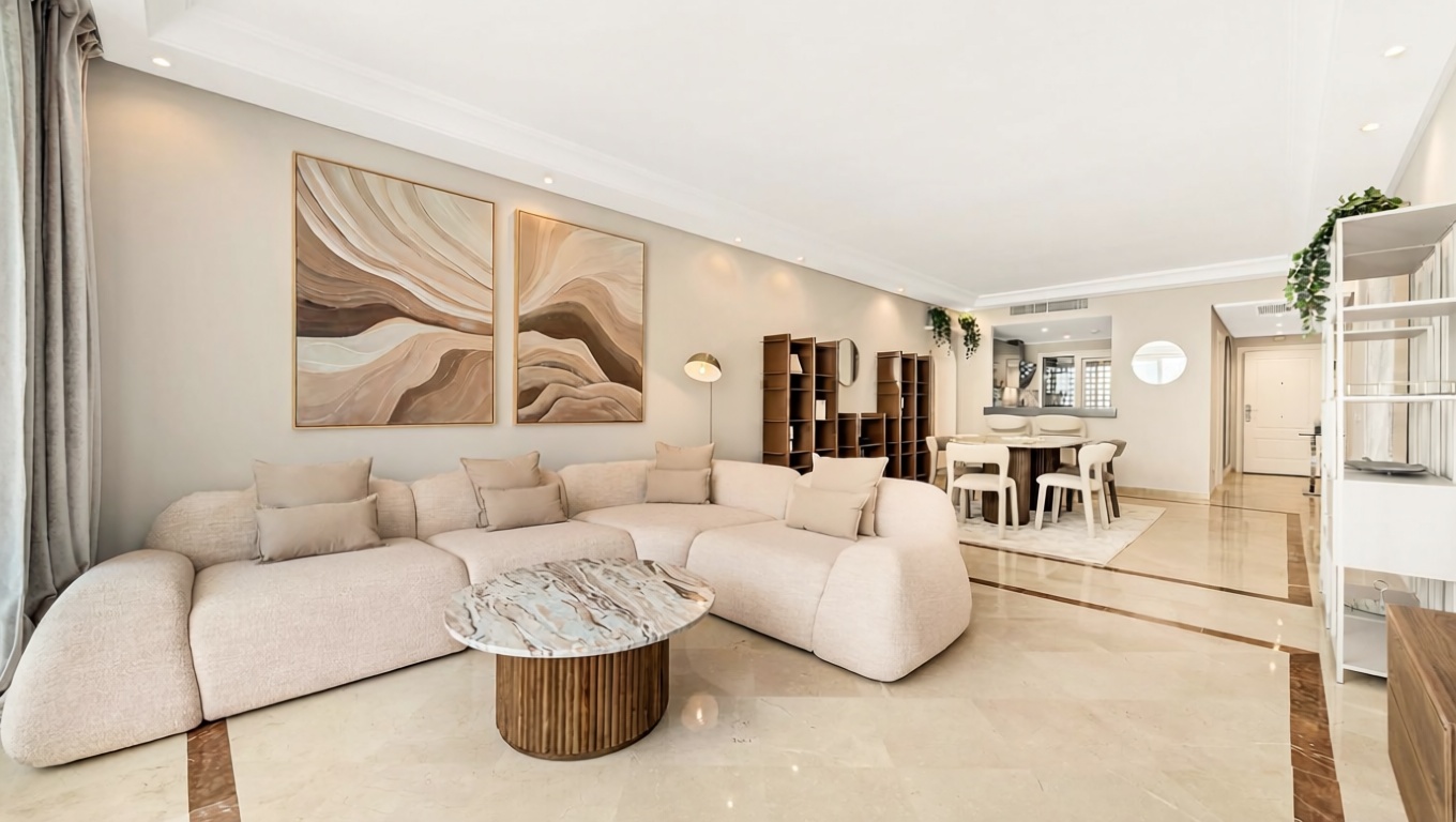 Piso en primera línea de playa en Marbella — Salón