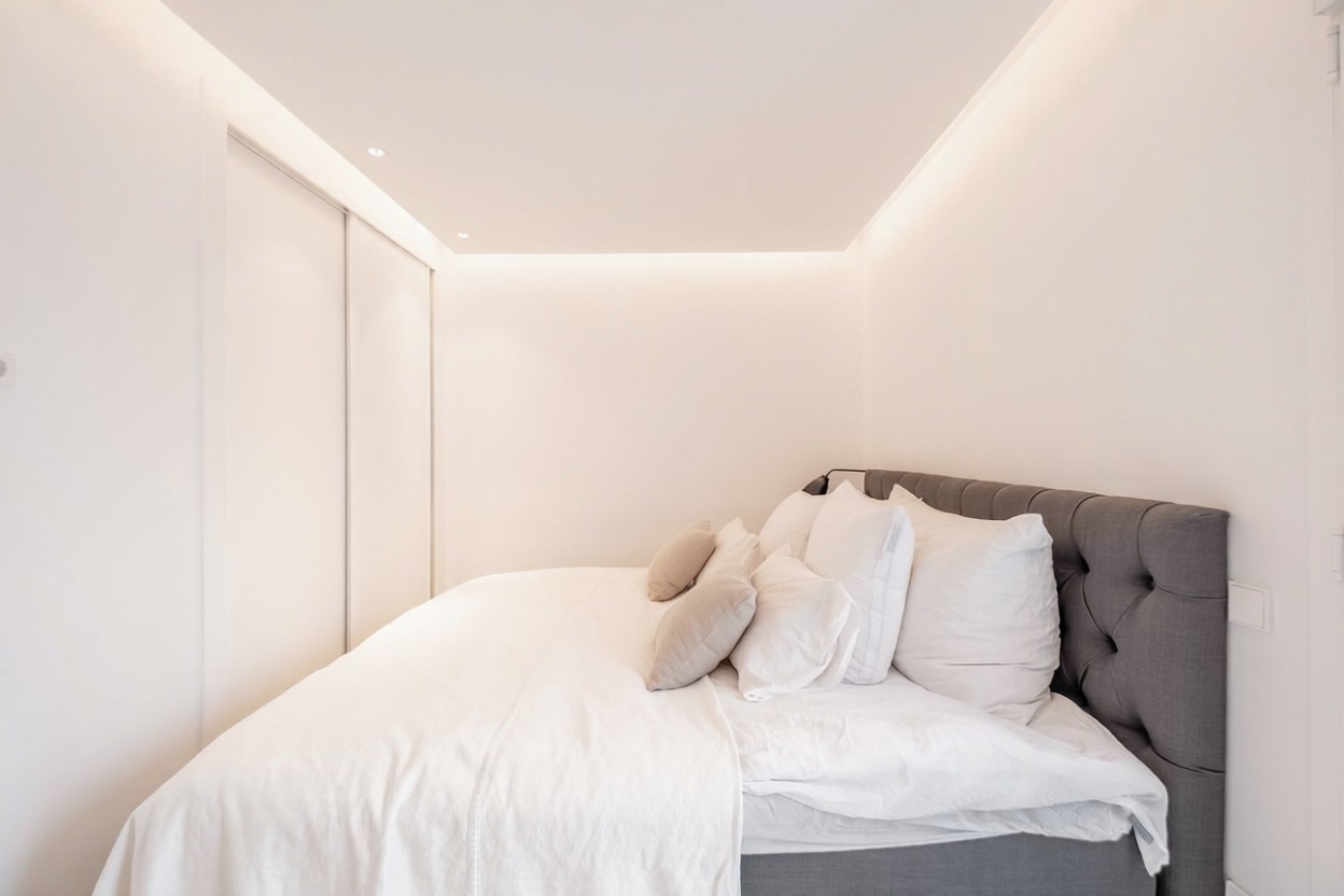 Grenier aménagé à vendre en première ligne de mer à Marbella — Chambre