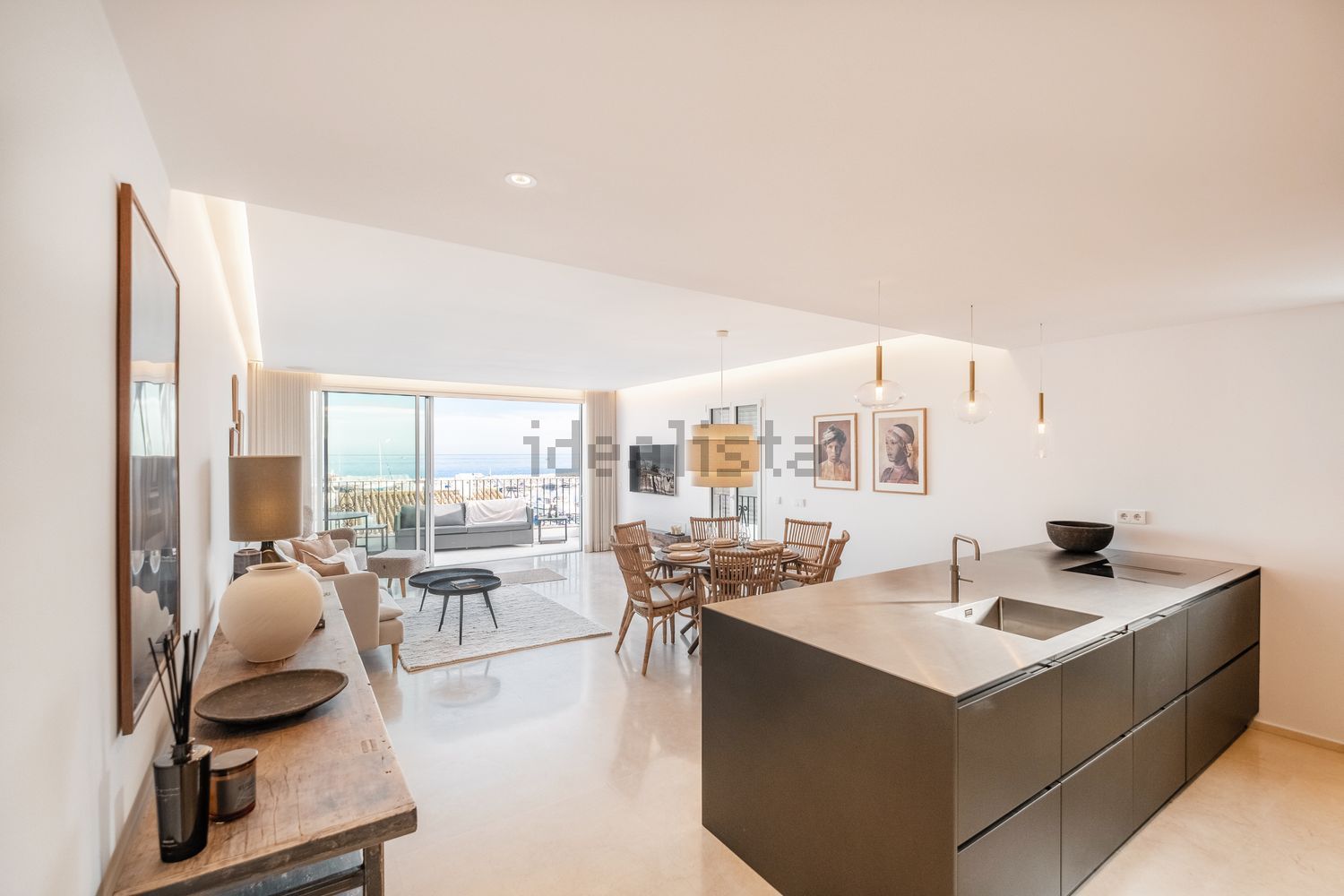 Ático en primera línea de mar en Marbella — Dormitorio