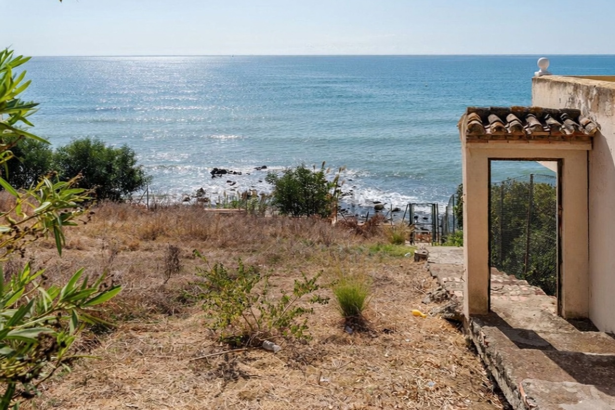 Шале с прямой выход на пляж в Estepona — Морской вид