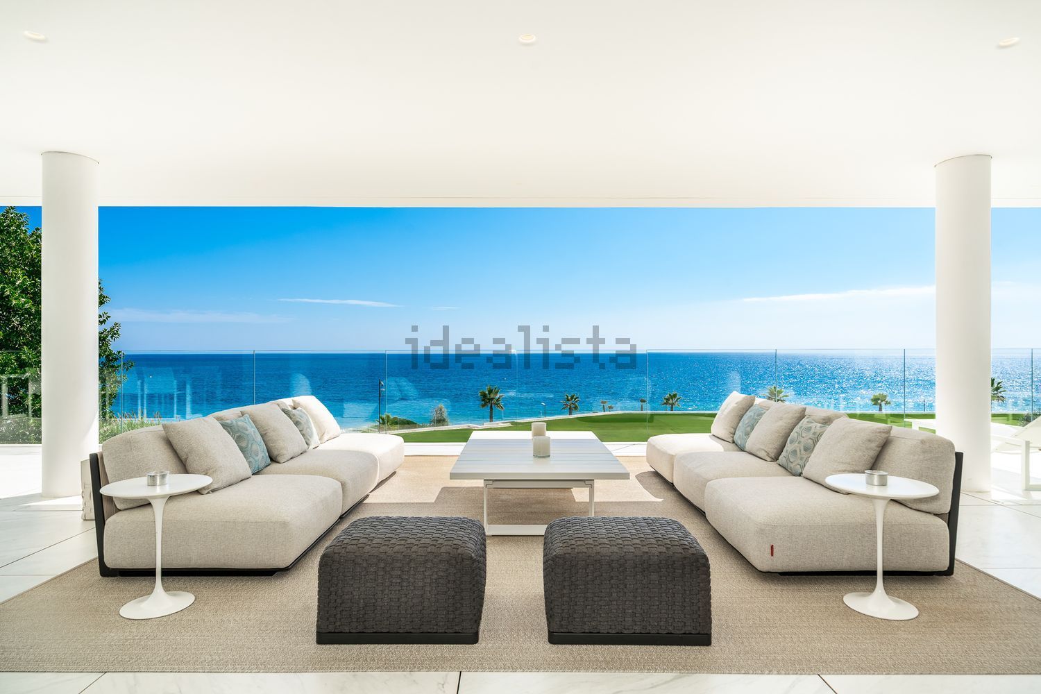 Apartamento em primeira linha de praia em Estepona